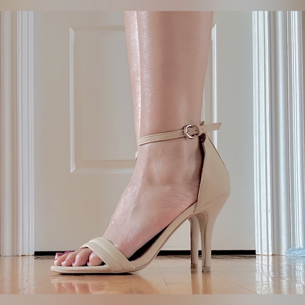Sandals - Picture 5 of 6